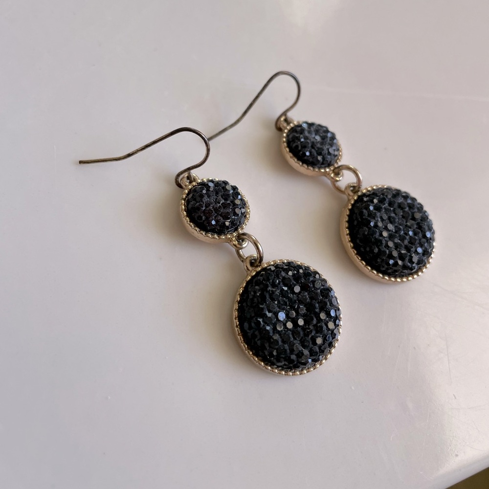 🦄Black and gold boutique earrings ⚜️🖤